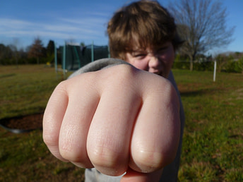 enfant agressif